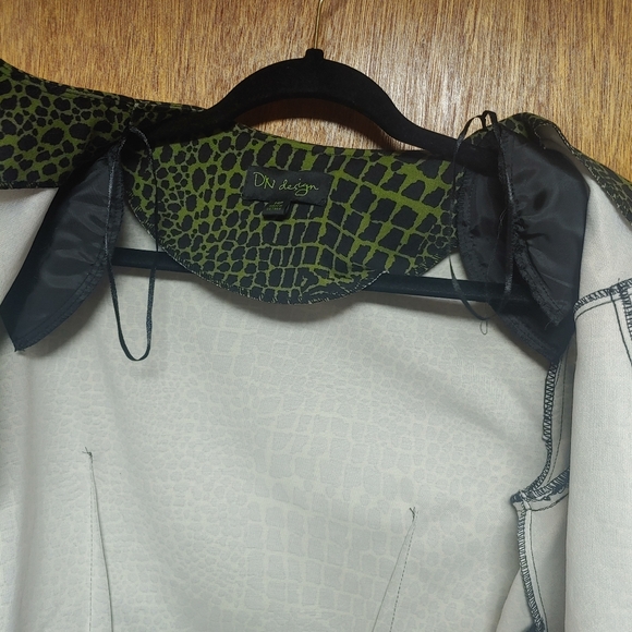 Beautiful Half jacket - Picture 3 of 3